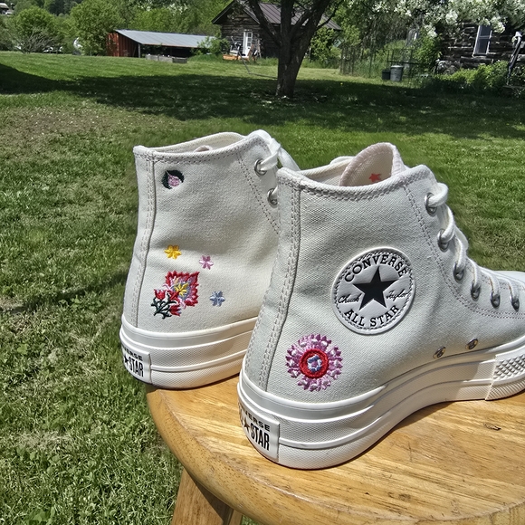 Converse Women's High-Top Sneakers - White With Embroidered Details, Size 8.5 - Picture 3 of 5